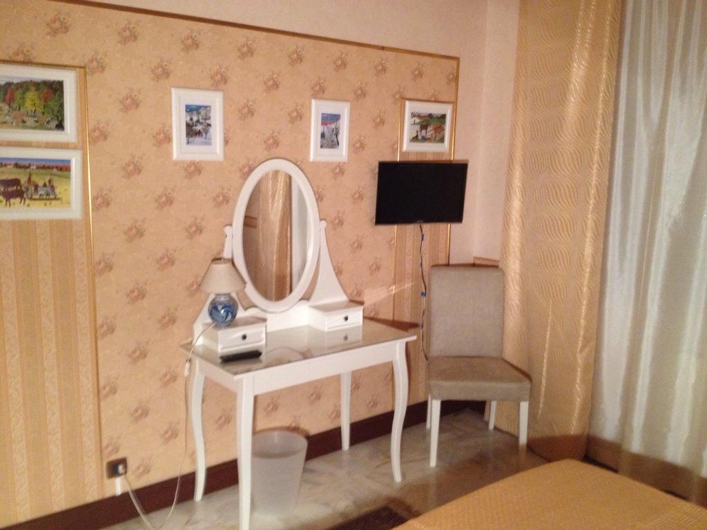 B&B Il Bagolaro Dell'EtnaSant'Agata Li Battiati 部屋 写真