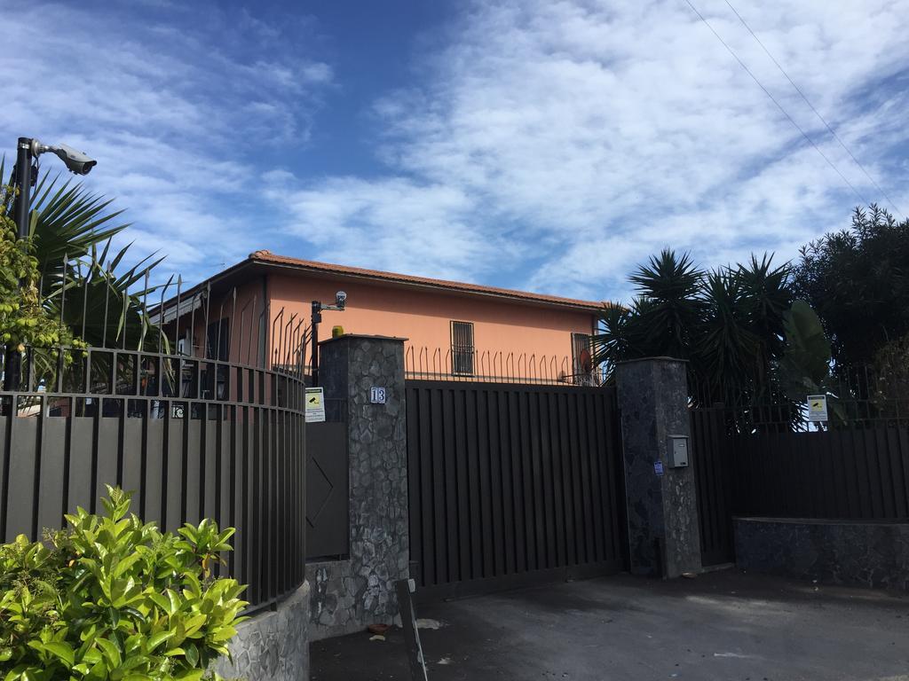 B&B Il Bagolaro Dell'EtnaSant'Agata Li Battiati エクステリア 写真